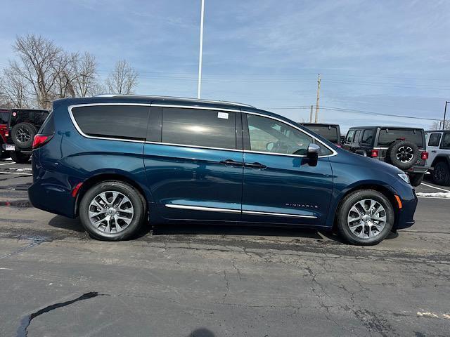 new 2025 Chrysler Pacifica car, priced at $53,203