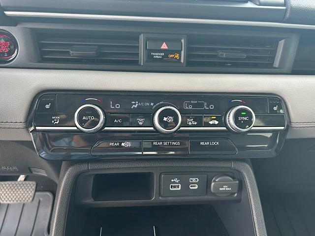 used 2023 Honda Pilot car, priced at $38,950