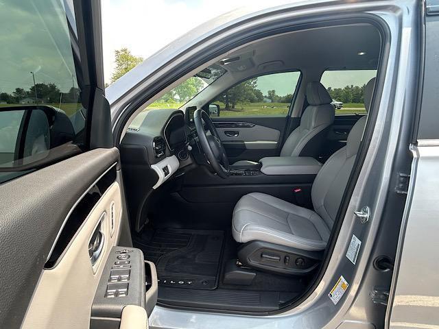 used 2023 Honda Pilot car, priced at $38,950