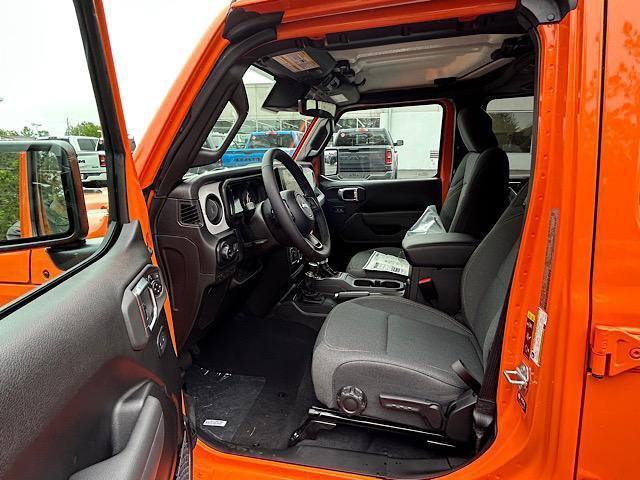 new 2025 Jeep Gladiator car, priced at $48,895