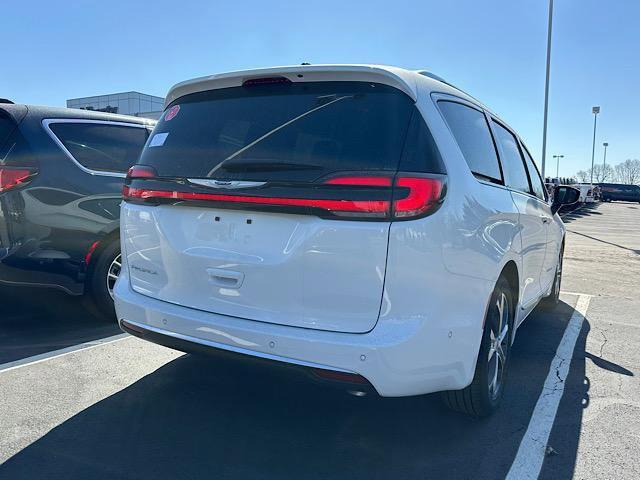 new 2025 Chrysler Pacifica car, priced at $51,255