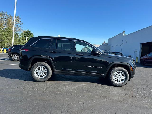 new 2024 Jeep Grand Cherokee car, priced at $37,270