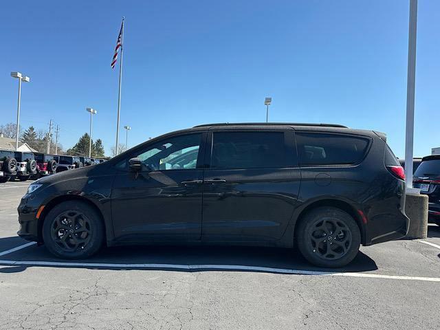 new 2025 Chrysler Pacifica Hybrid car, priced at $51,008