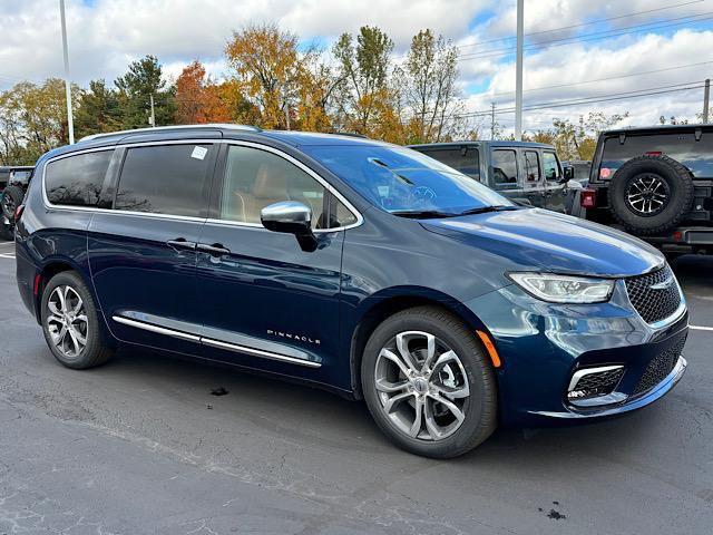 new 2025 Chrysler Pacifica car, priced at $52,678