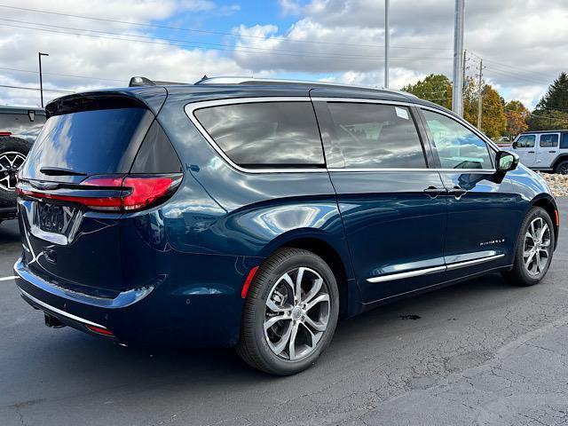 new 2025 Chrysler Pacifica car, priced at $52,678