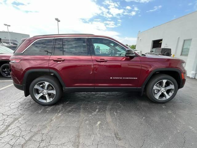 new 2024 Jeep Grand Cherokee car, priced at $59,405