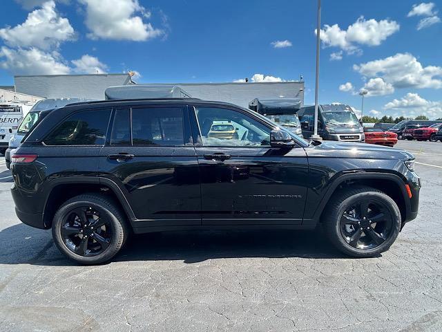 new 2025 Jeep Grand Cherokee car, priced at $49,238