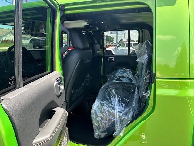 new 2025 Jeep Gladiator car
