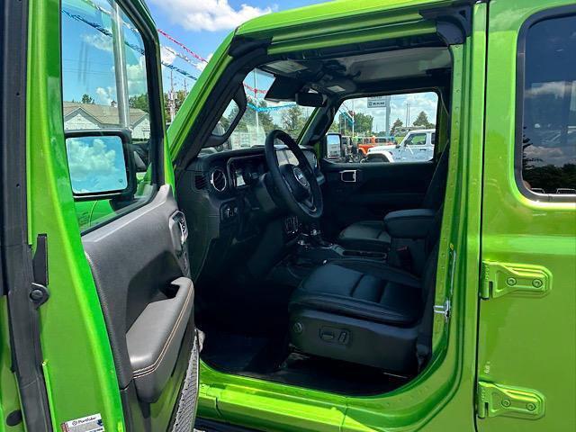 new 2025 Jeep Gladiator car