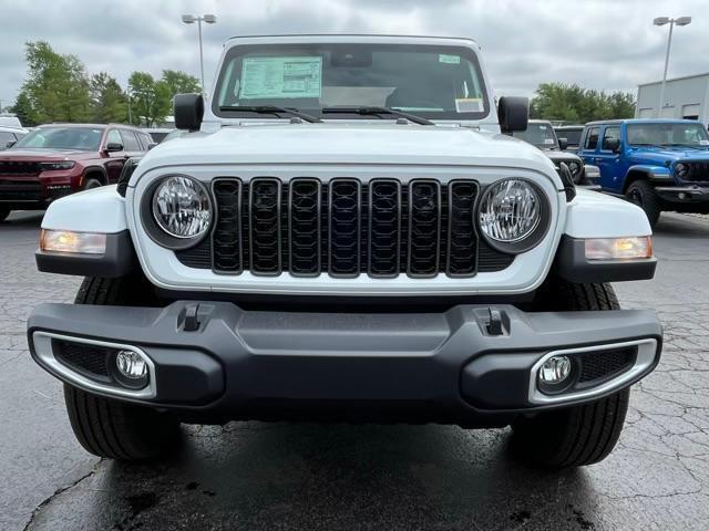 new 2024 Jeep Gladiator car, priced at $44,060