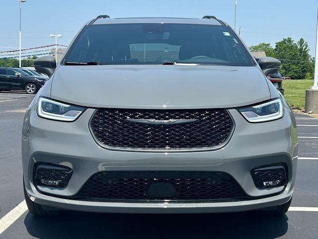 used 2022 Chrysler Pacifica car, priced at $35,988
