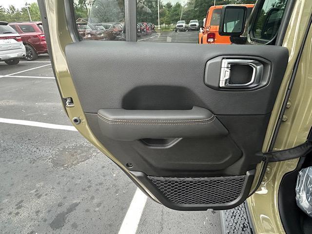new 2025 Jeep Gladiator car