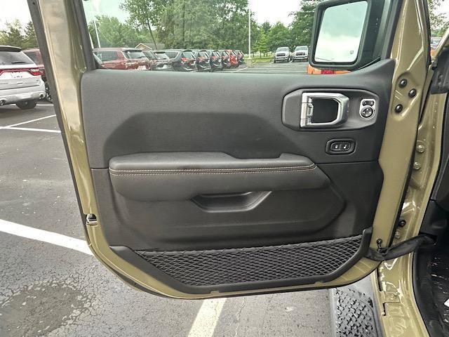 new 2025 Jeep Gladiator car