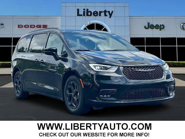 new 2025 Chrysler Pacifica Hybrid car, priced at $52,484