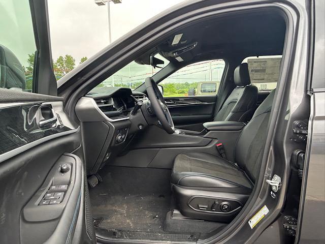 new 2025 Jeep Grand Cherokee 4xe car