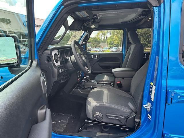 new 2025 Jeep Wrangler car, priced at $52,628