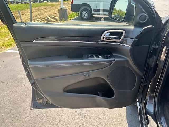 used 2015 Jeep Grand Cherokee car, priced at $9,500