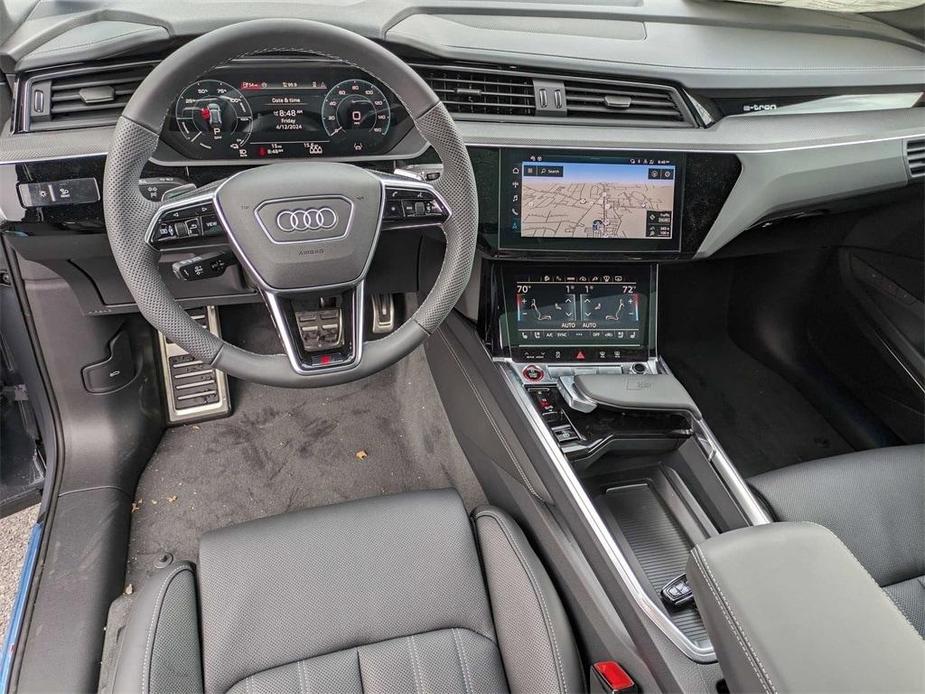 new 2024 Audi SQ8 e-tron car