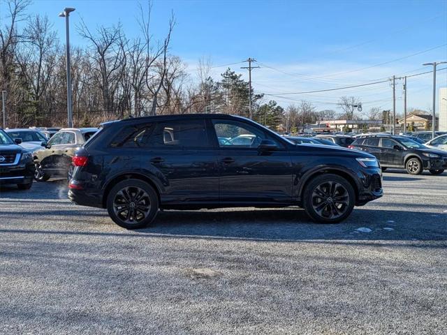 new 2025 Audi Q7 car, priced at $77,880