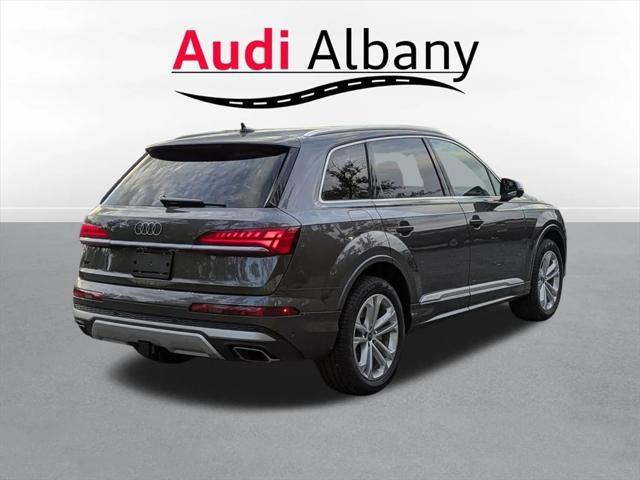 new 2025 Audi Q7 car, priced at $75,930