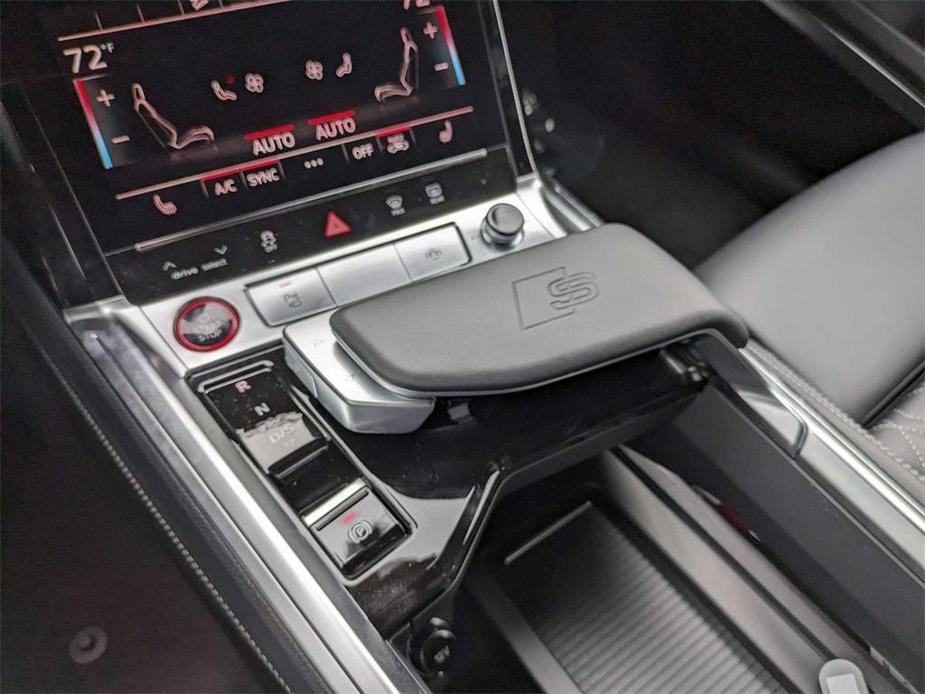 new 2024 Audi SQ8 e-tron car