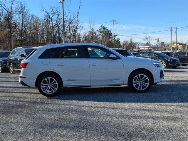 new 2025 Audi Q7 car, priced at $71,990