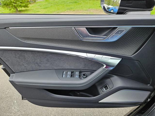 new 2025 Audi RS 6 Avant car, priced at $143,090