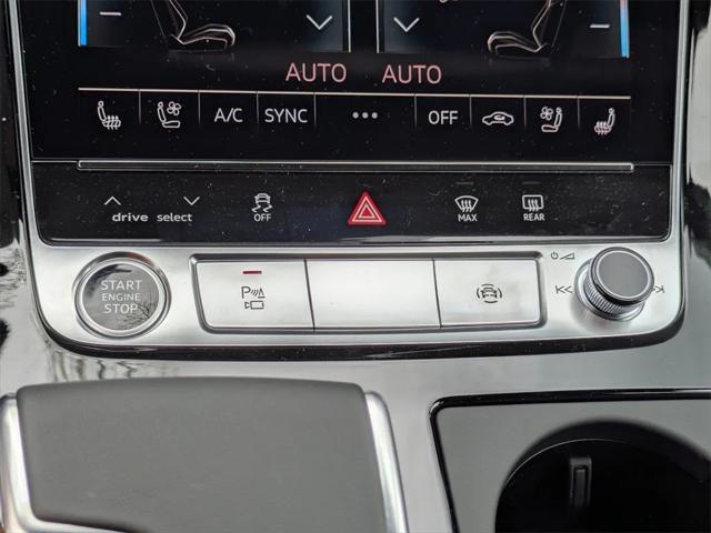 new 2025 Audi Q7 car, priced at $77,805