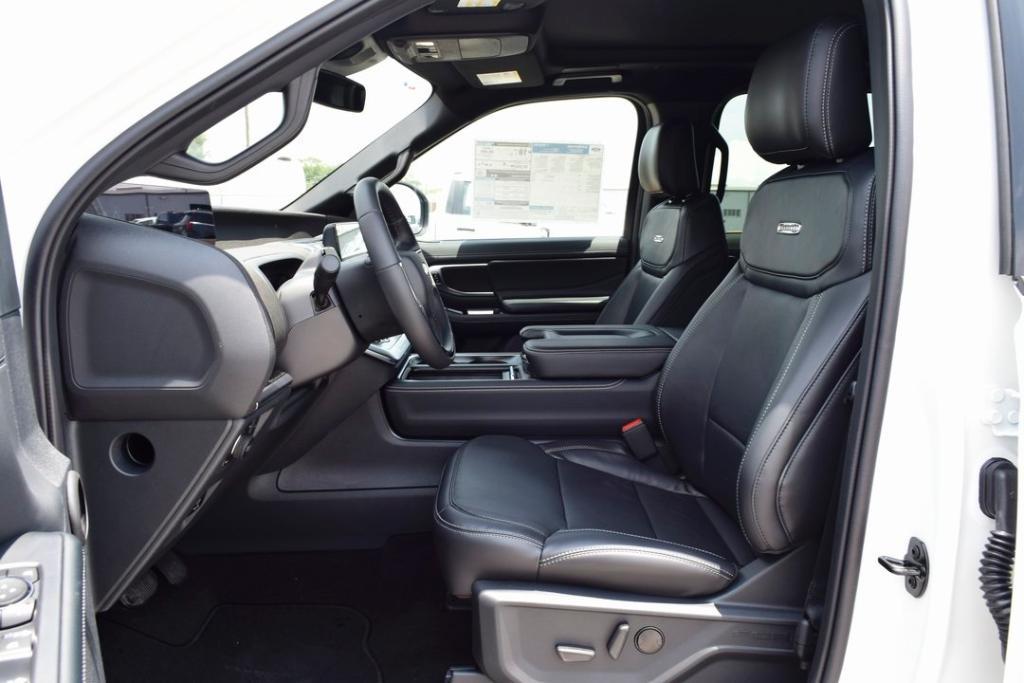 new 2025 Ford Expedition car, priced at $84,060