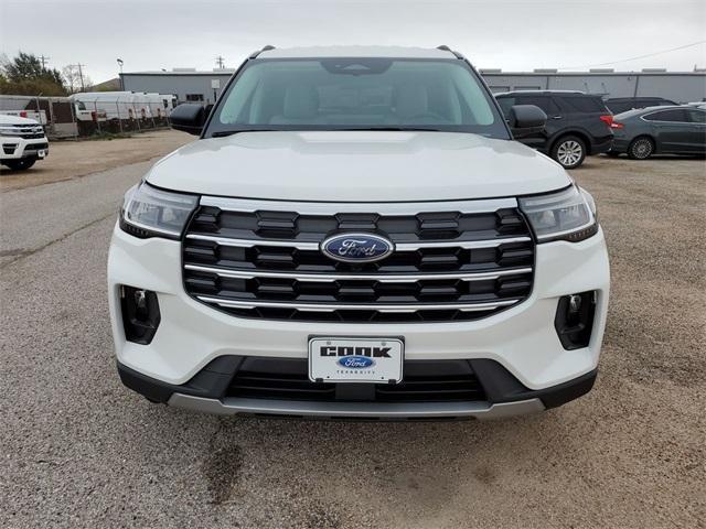 new 2025 Ford Explorer car, priced at $40,677