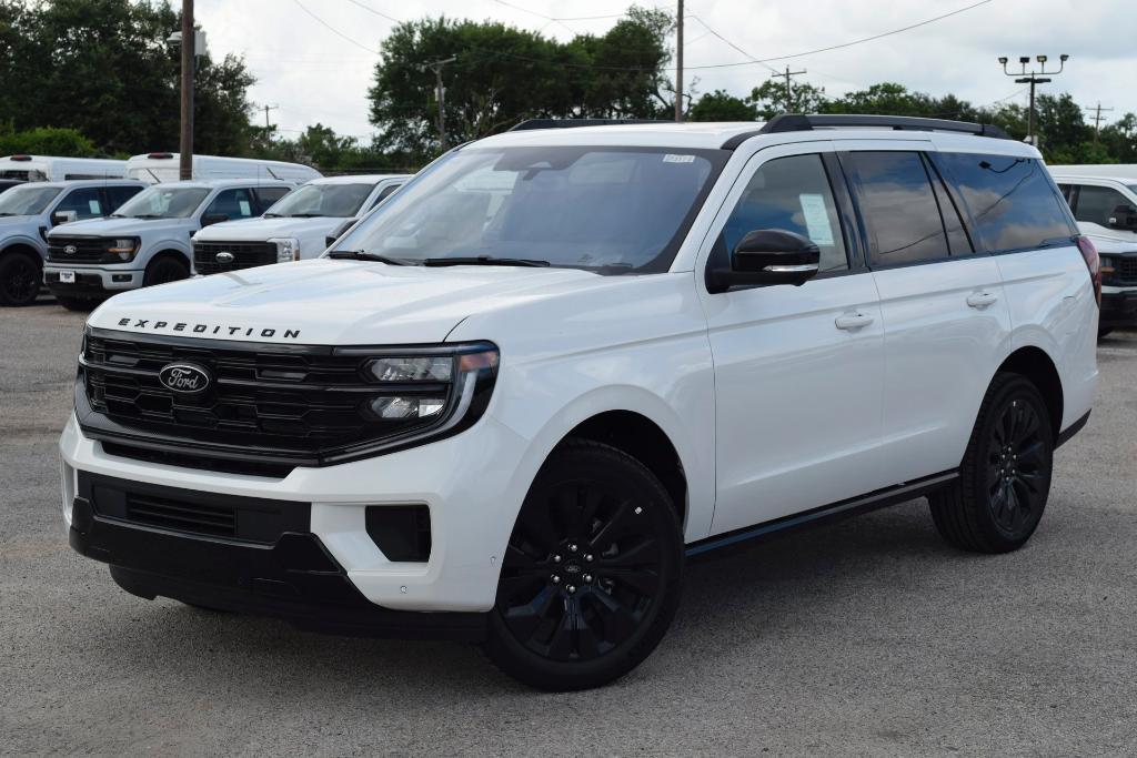 new 2025 Ford Expedition car, priced at $80,339