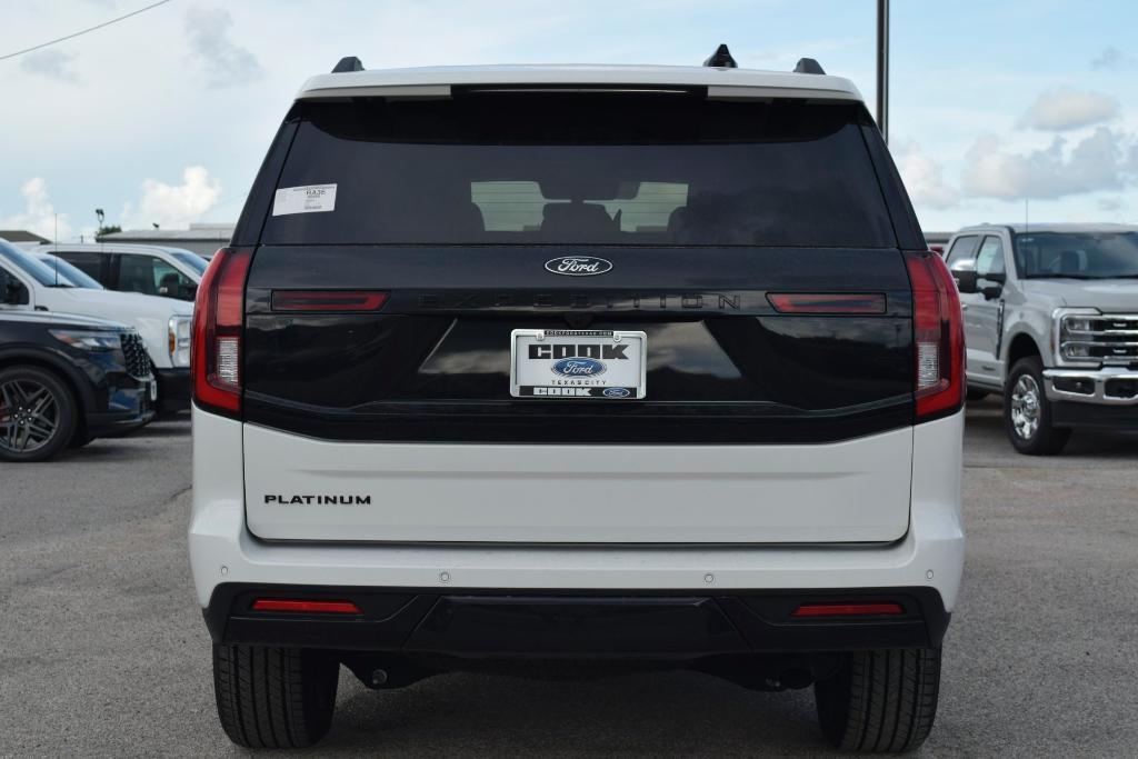 new 2025 Ford Expedition car, priced at $80,339