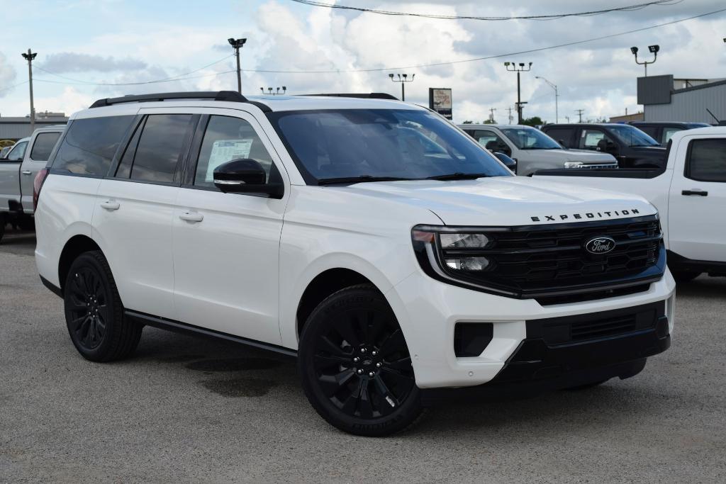 new 2025 Ford Expedition car, priced at $80,339