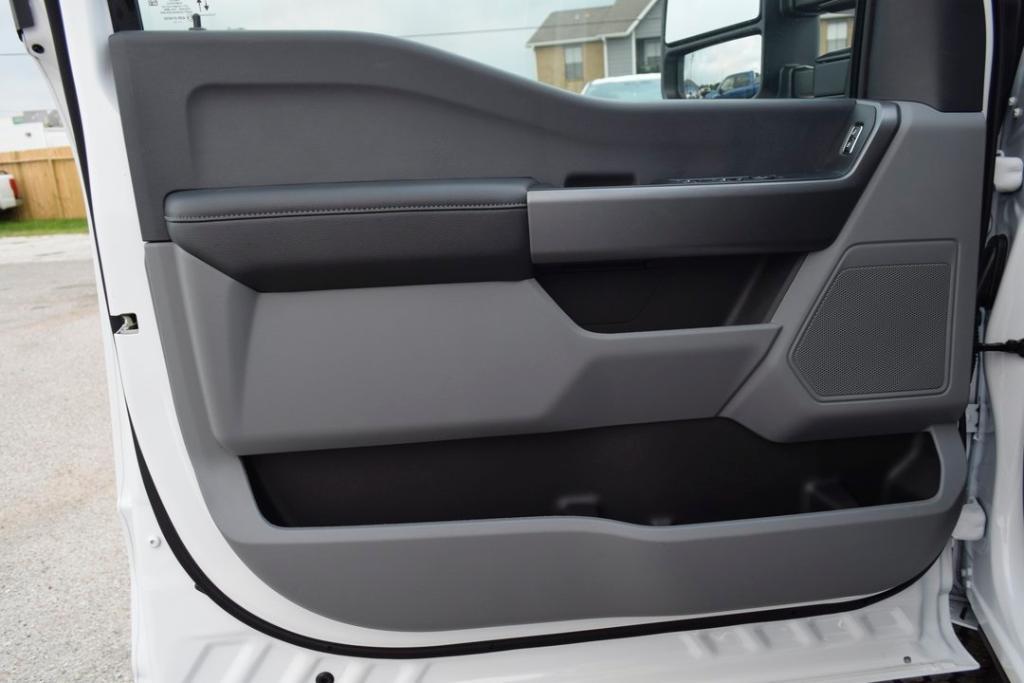 new 2025 Ford F-250 car, priced at $66,727