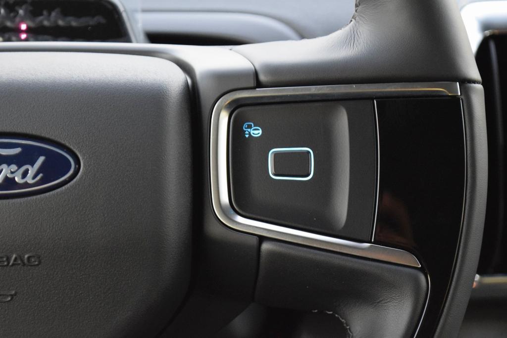 new 2025 Ford Expedition car, priced at $75,059