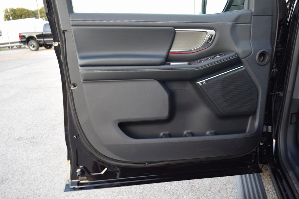 new 2025 Ford Expedition car, priced at $75,059