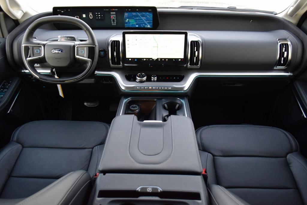 new 2025 Ford Expedition car, priced at $75,059