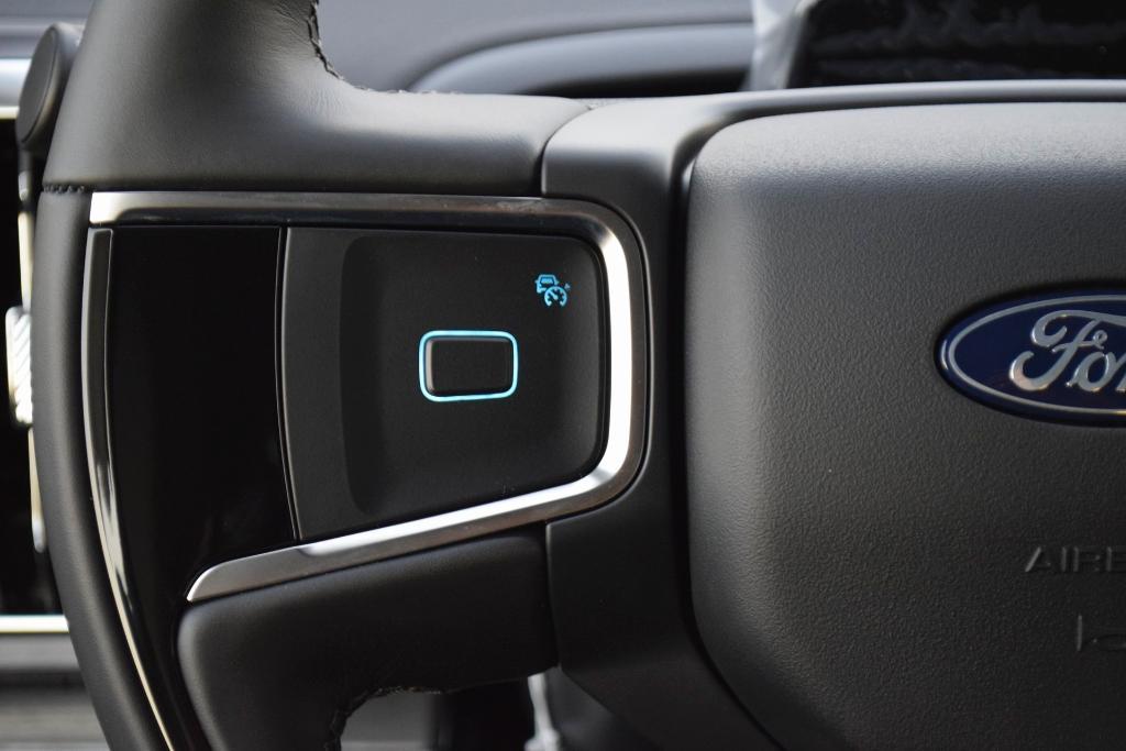 new 2025 Ford Expedition car, priced at $75,059