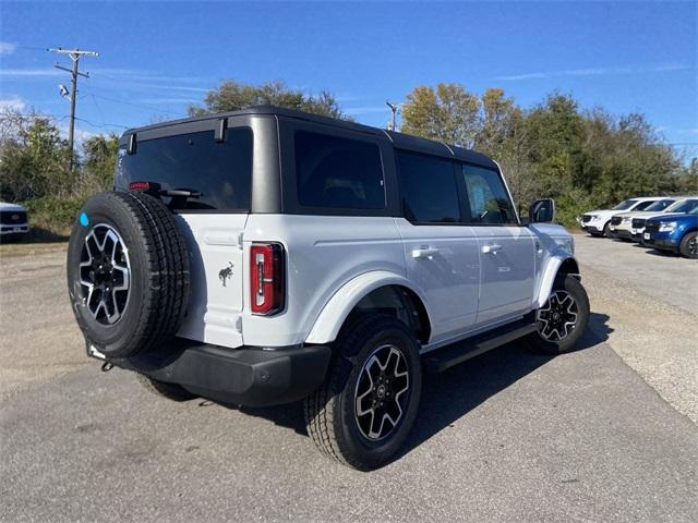 new 2024 Ford Bronco car, priced at $50,883