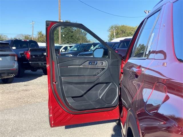 new 2025 Ford Explorer car, priced at $43,989