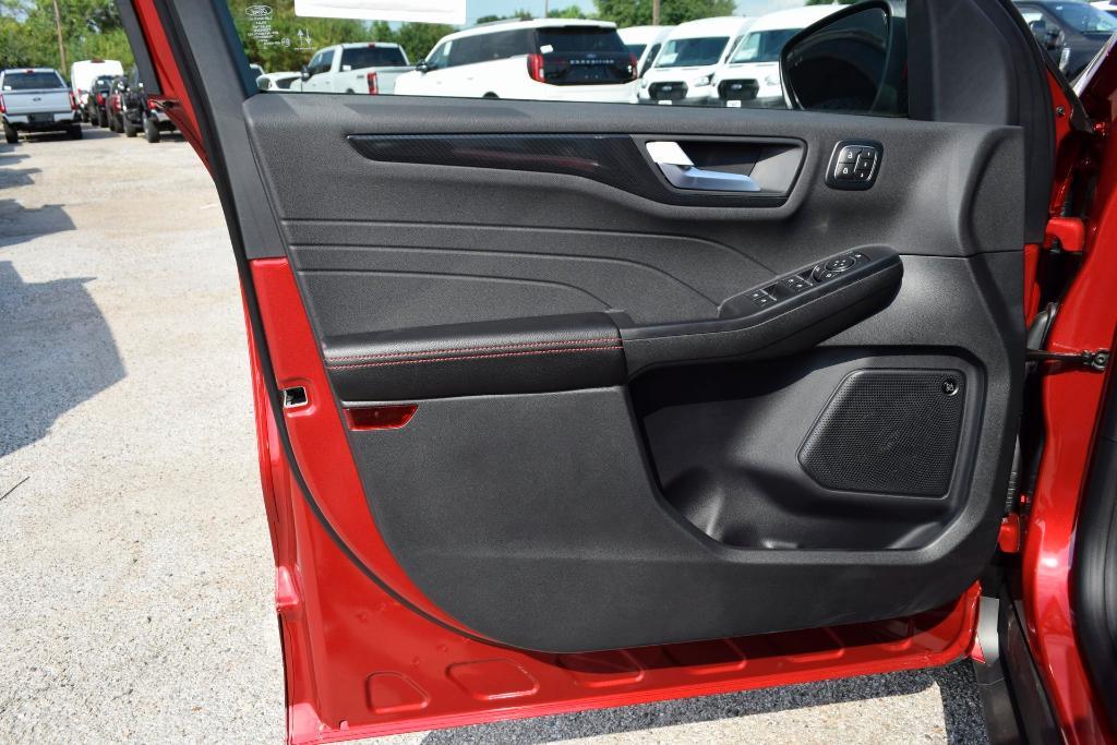 new 2025 Ford Escape car, priced at $32,027