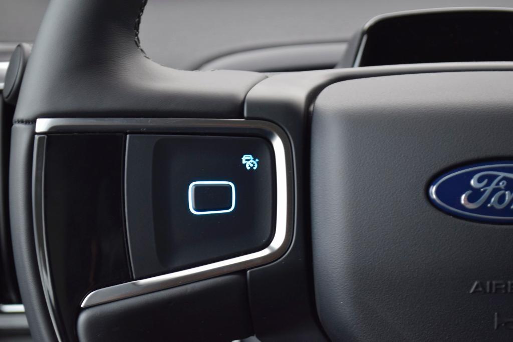 new 2025 Ford Expedition car, priced at $75,435