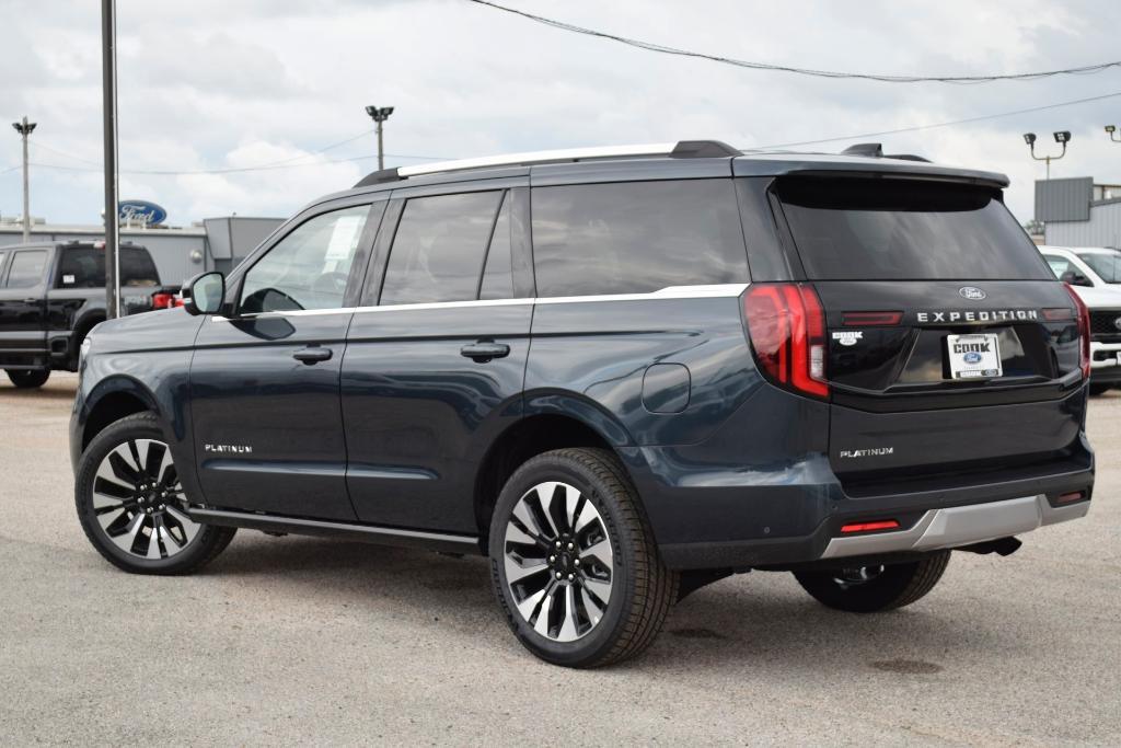 new 2025 Ford Expedition car, priced at $75,435
