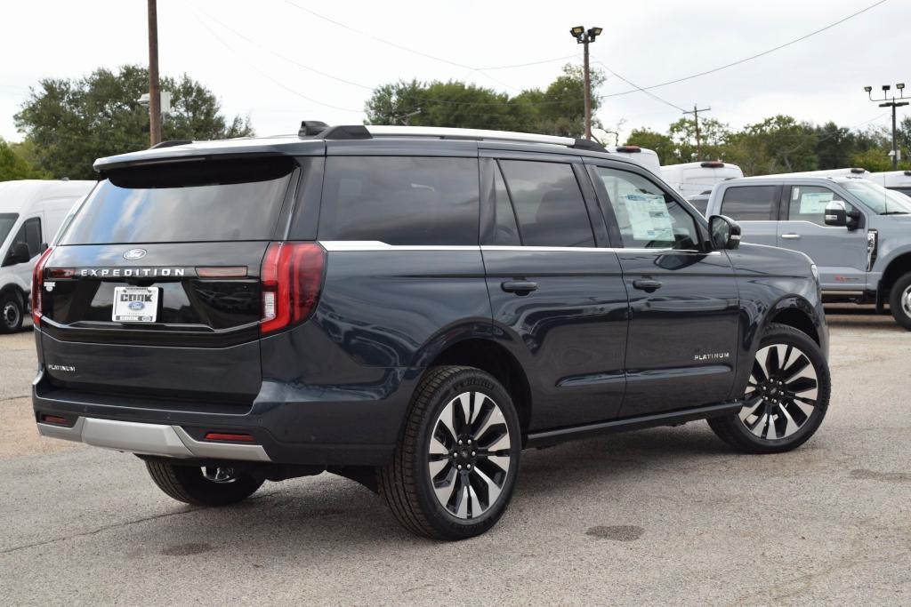 new 2025 Ford Expedition car, priced at $75,435