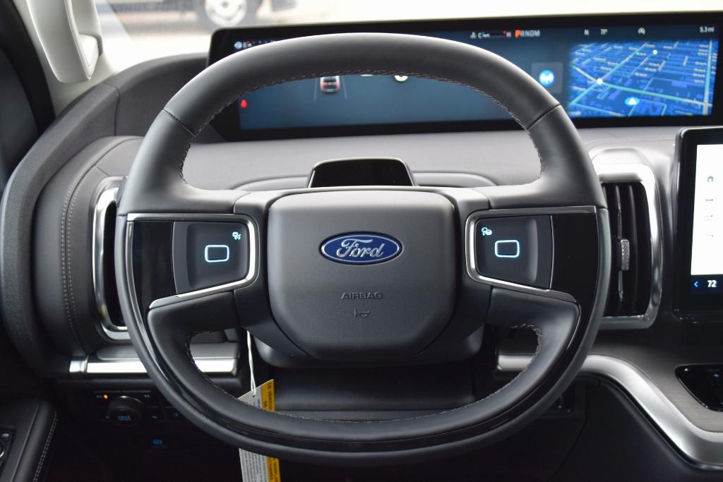 new 2025 Ford Expedition car, priced at $75,435