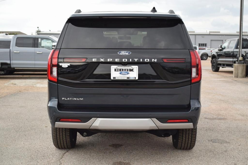 new 2025 Ford Expedition car, priced at $75,435