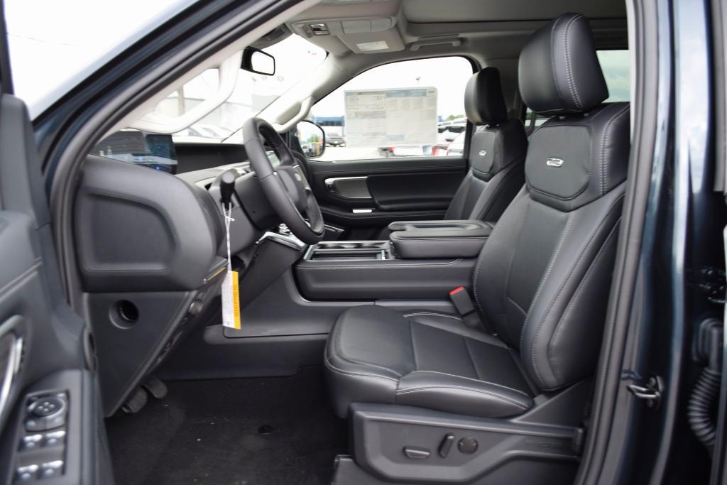 new 2025 Ford Expedition car, priced at $75,435