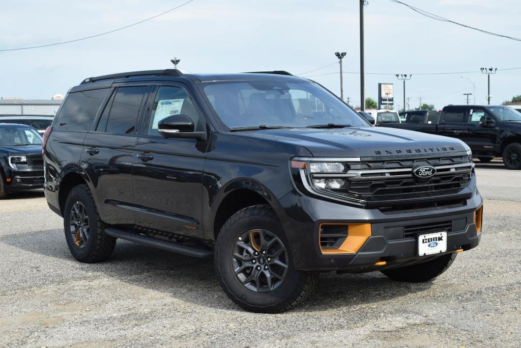 new 2025 Ford Expedition car, priced at $80,678
