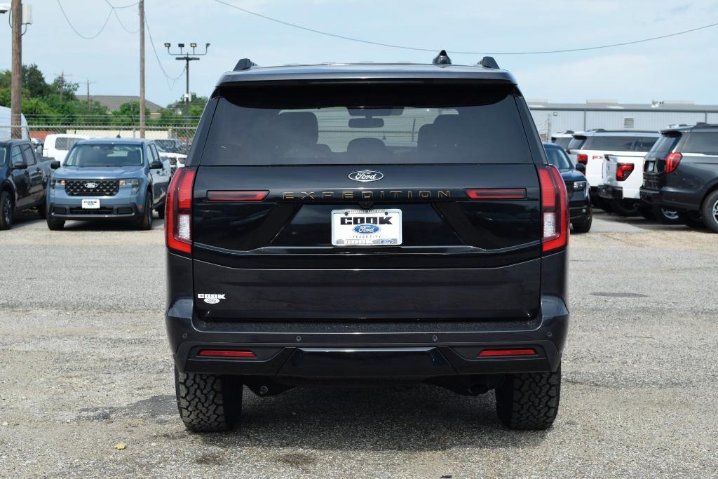 new 2025 Ford Expedition car, priced at $80,678