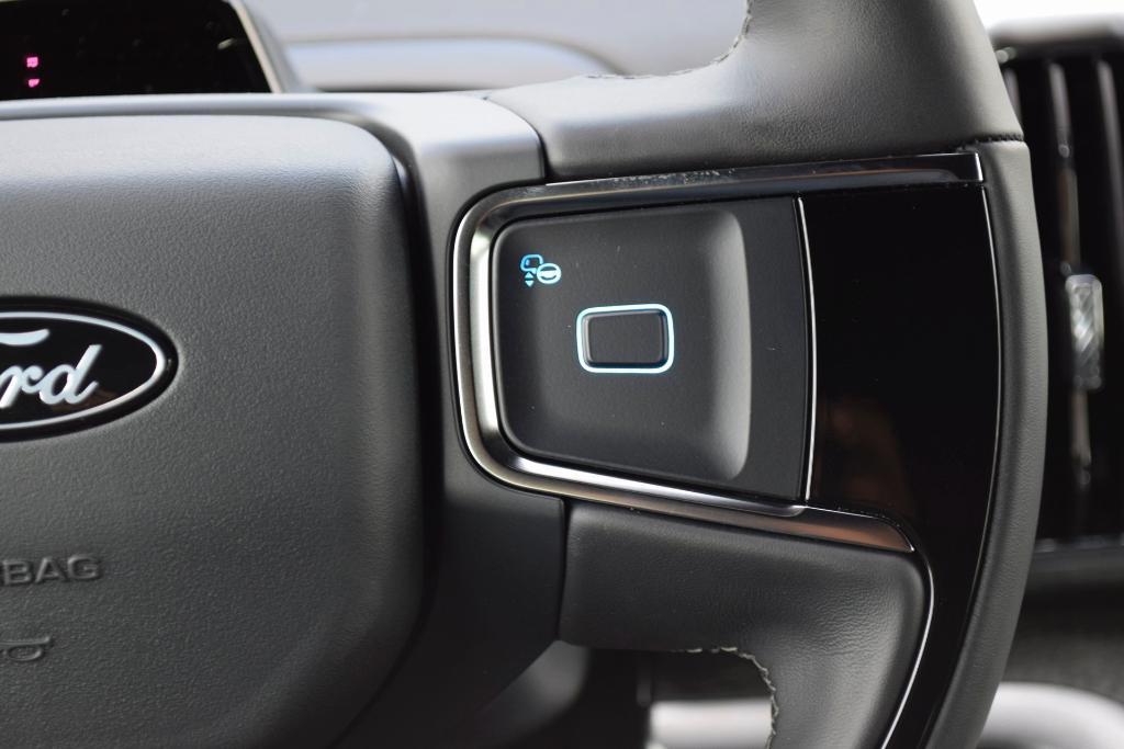 new 2025 Ford Expedition car, priced at $80,678